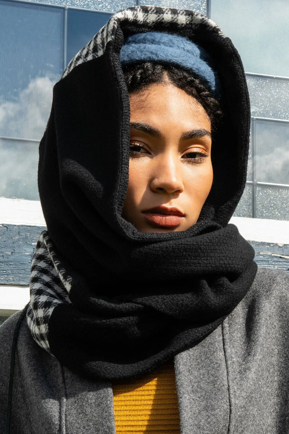 Indiana Scarf Pompom